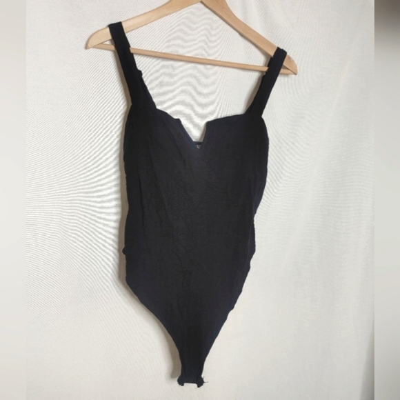 Intimately Free People Notch V-neck Textured Sleeveless Bodysuit Thong Black M - Picture 4 of 11